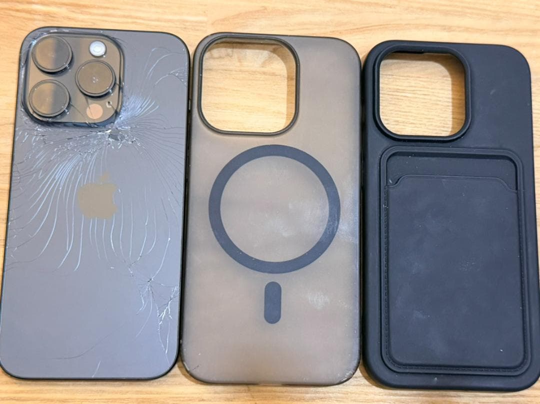 【背面割れ】iPhone15Pro 128GB ブラックチタニウム SIMフリー