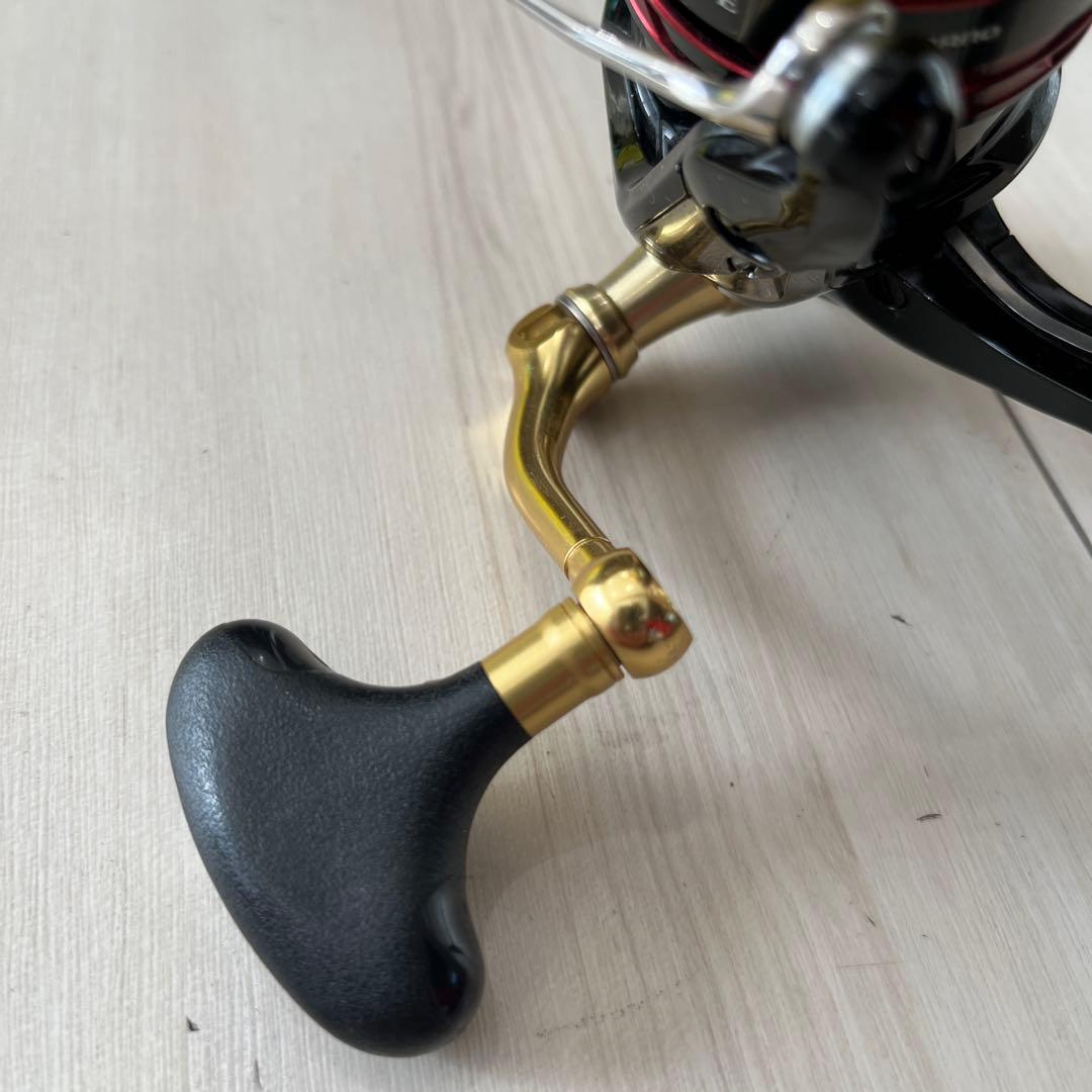 j2500DXG スピニングリール ブラック/ゴールドベイシス竿