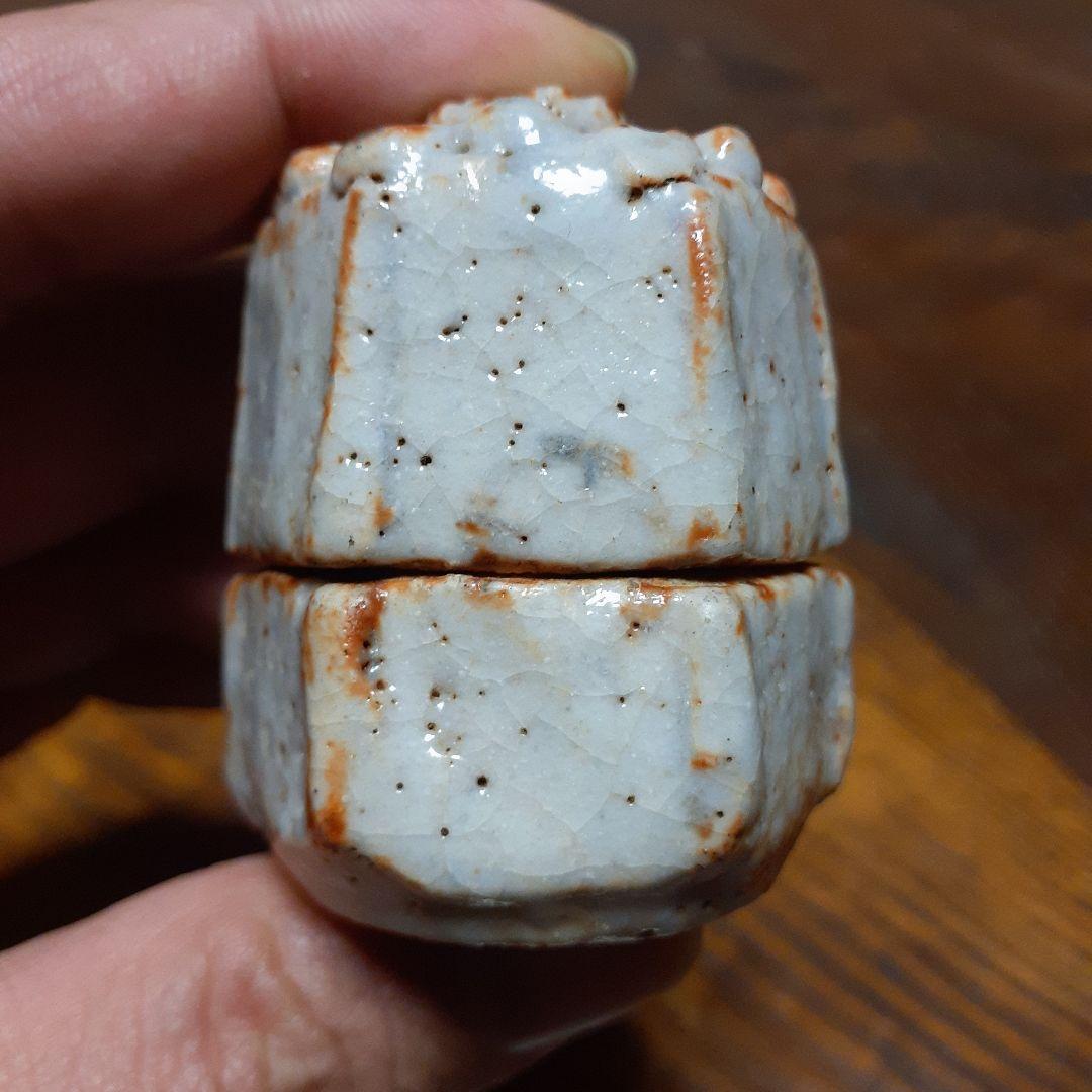 幻の桃山絵志野菊文香合