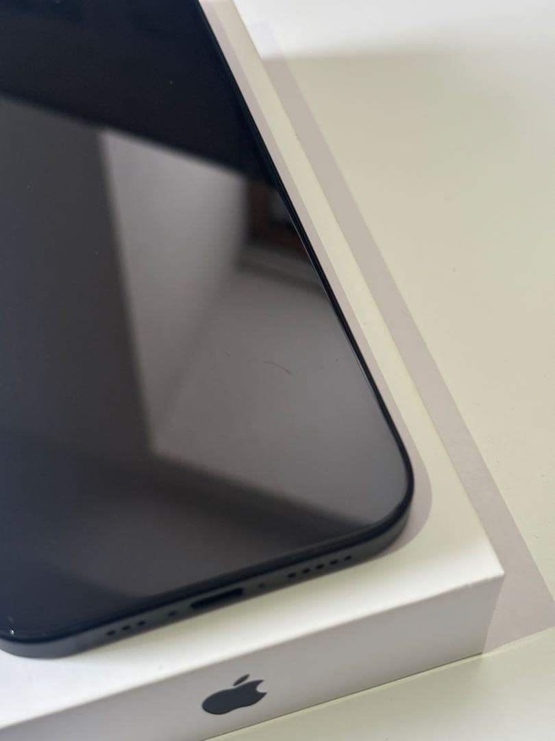 iPhone 15 256GB SIMフリー 98%