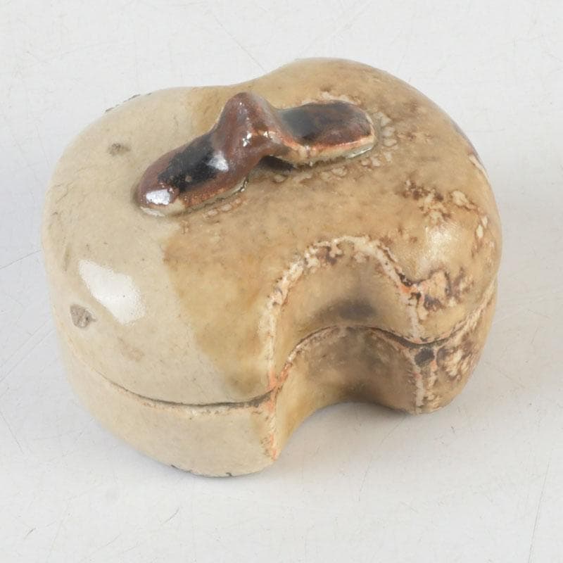 茶道具　加藤春岱作　瀬戸織部　分銅香合　時代箱　V　9896