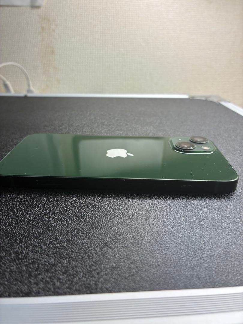 Apple iPhone 13 256GB グリーン 画面にひびあり