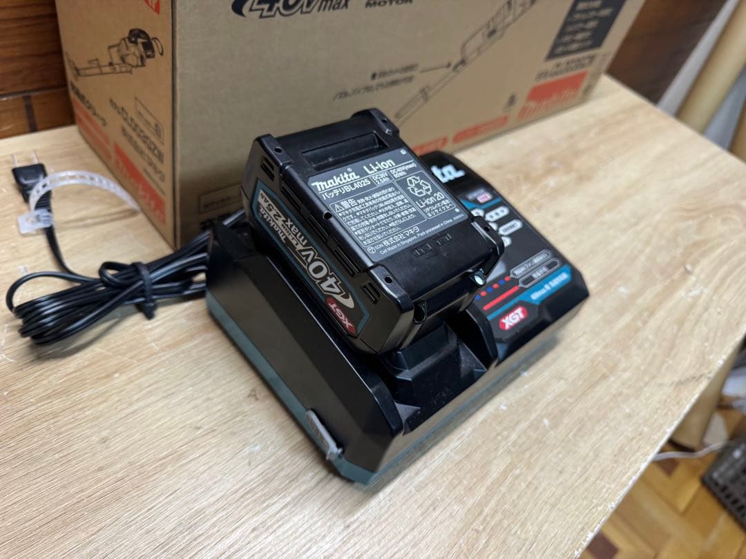 マキタ・掃除機／４０Vmax・充電式クリーナ／CL003GZW