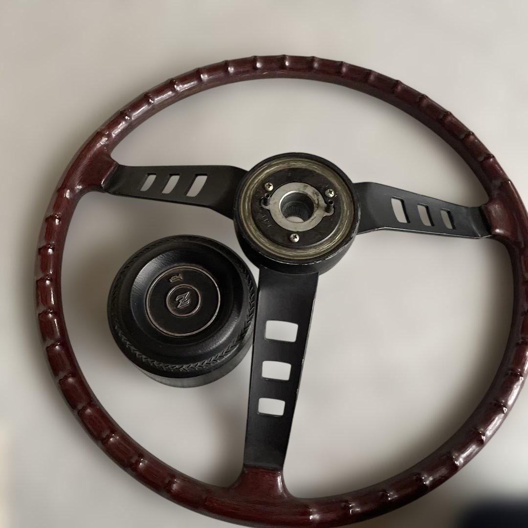 ダークブラウン ステアリングホイール 3本スポークフェアレディZで使用しました