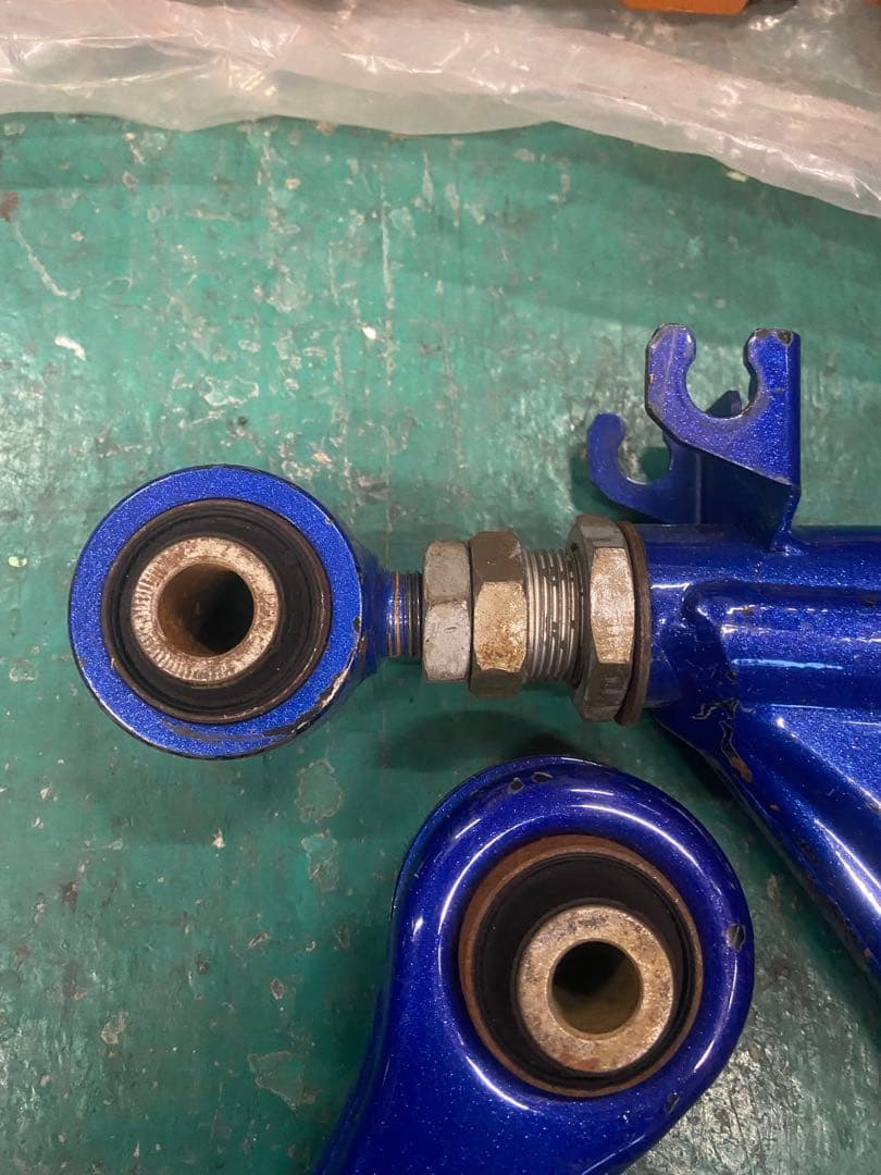 ゴルフ5 MEGAN RACING アーム＆Skidracingロッドセット中古