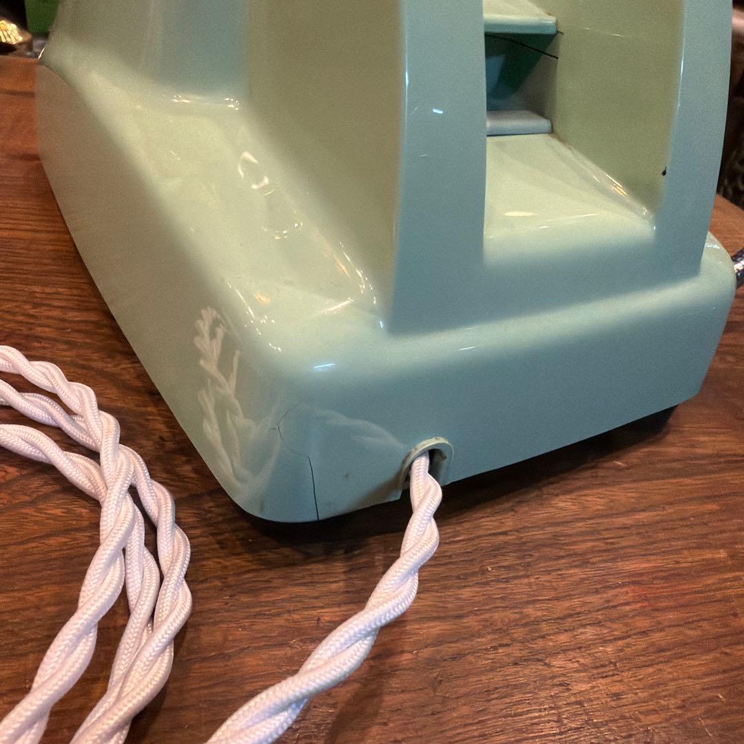 レトロなダイヤル電話　ランプ