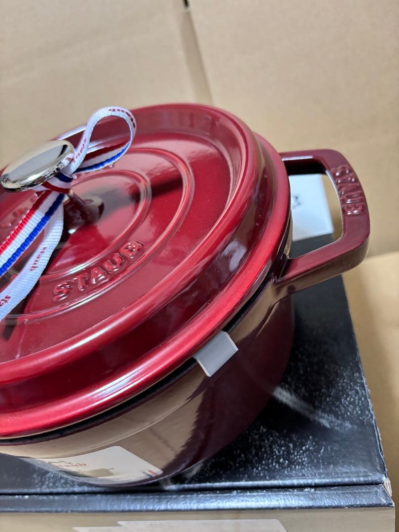 新品未使用品　ストウブ　ピコ・ココット ラウンド 22cm ボルドー