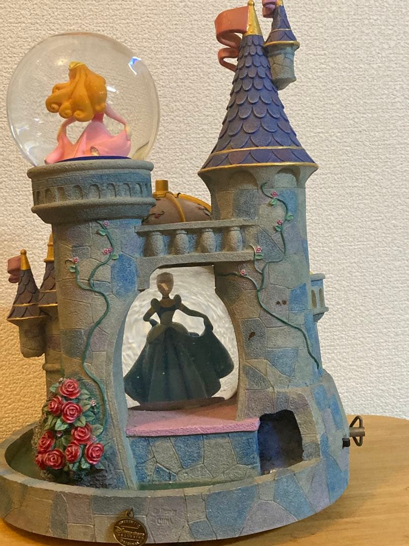 ディズニープリンセス　スノードーム　オルゴール