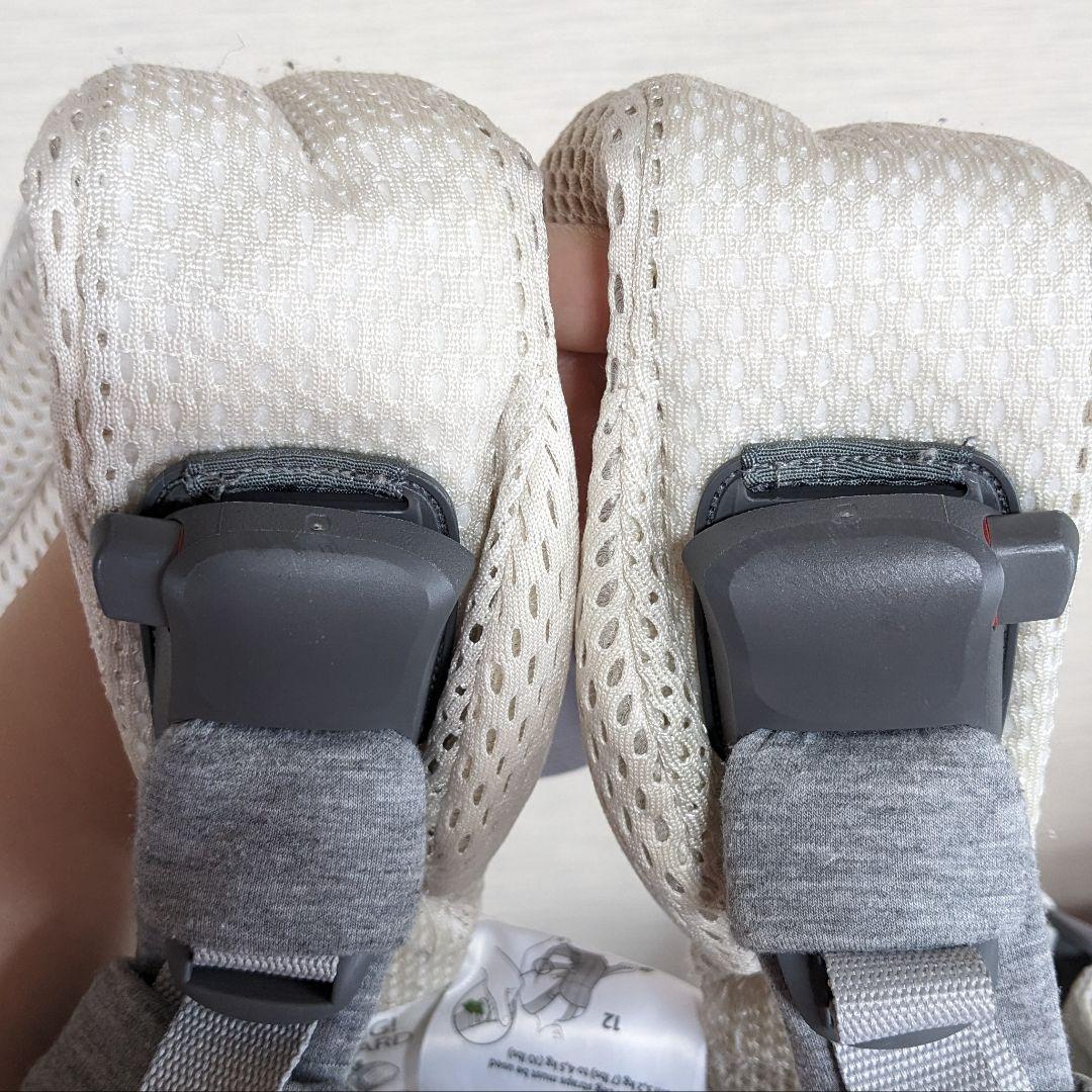 抱っこ紐　ベビービョルン　ベビーキャリア　ハーモニー　クリーム