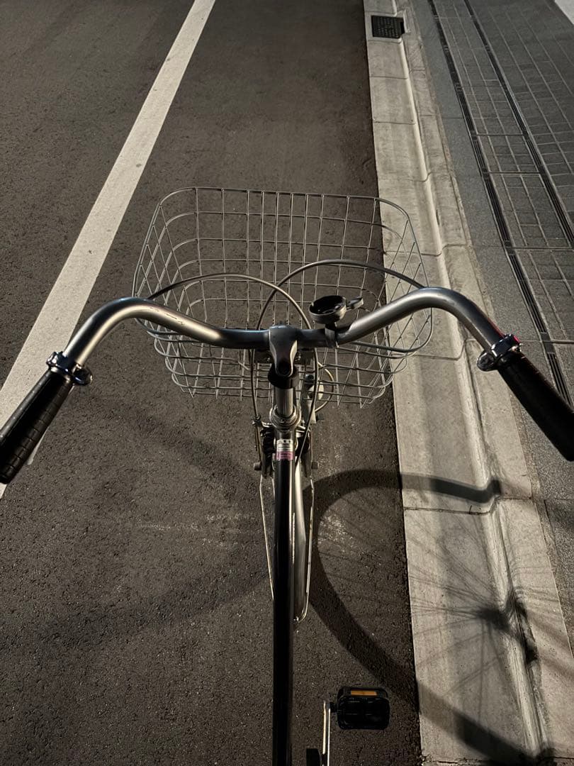 シティサイクル ブラック 26インチ 前カゴ付き　東京