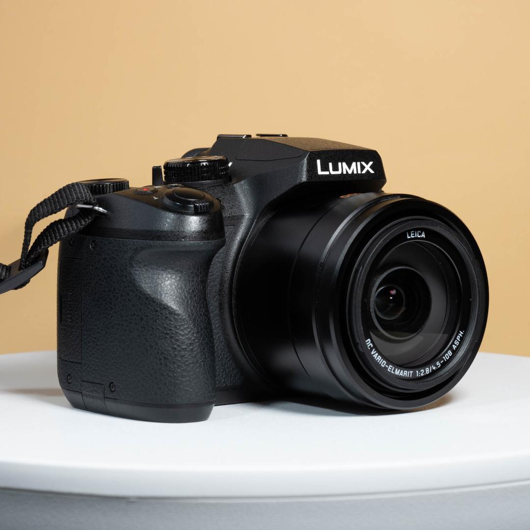 Panasonic LUMIX DMC-FZ300 LEICAレンズ搭載