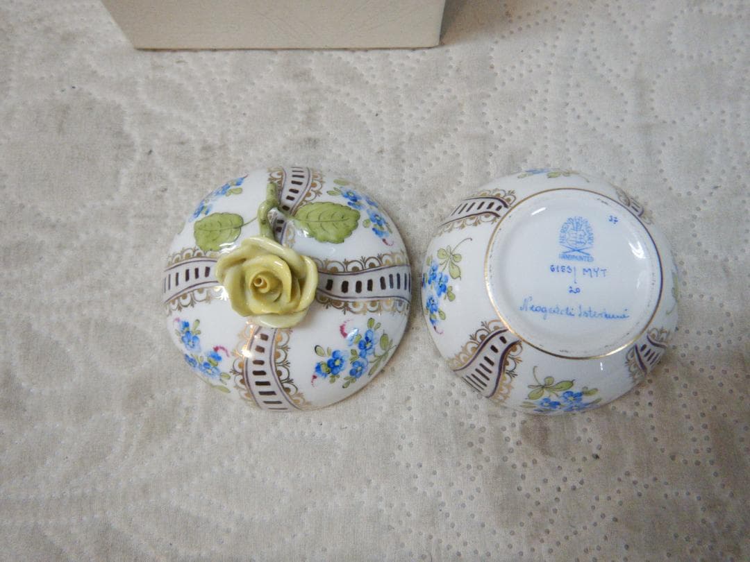 Herend ヘレンド　陶器 置物 花飾り　小物入れ