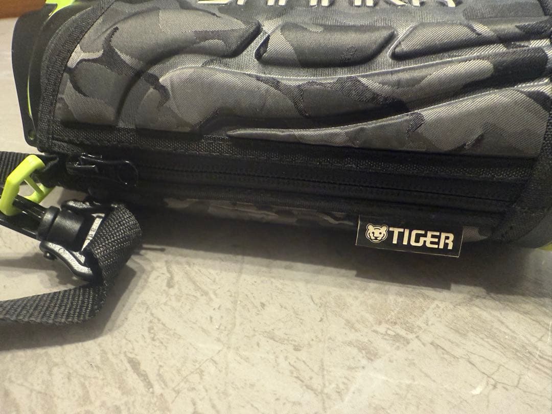 希少【TIGER】SAHARA カモフラージュ水筒　1000ml