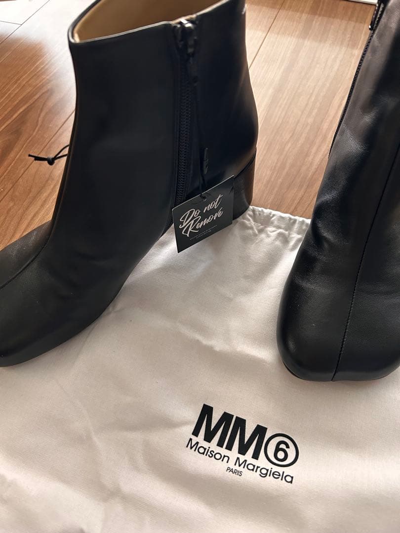 新品タグ付きMM6メゾンマルジェラアナトミックタビトゥアンクルブーツ☆ブラック
