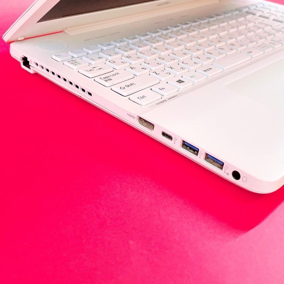 高性能Corei7✨️快適SSD薄型ノートパソコン✨️可愛いホワイト✨️カメラ付き