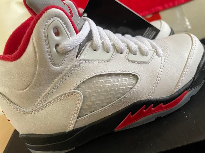 新品　スラムダンク 流川楓　AJ5キッズ18㎝　ファイヤーレッド