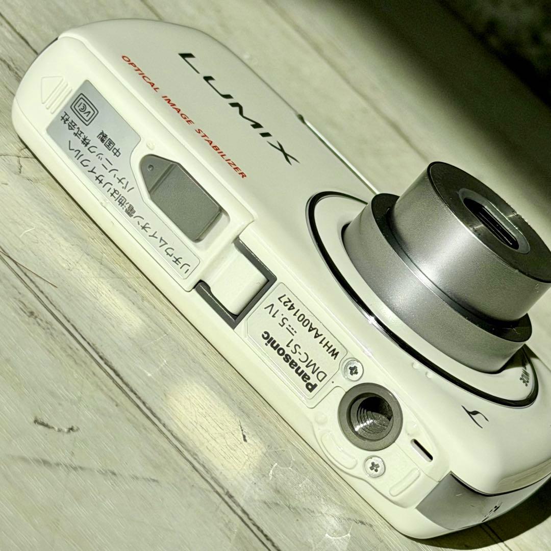 Panasonic「LUMIX S」DMC-S1