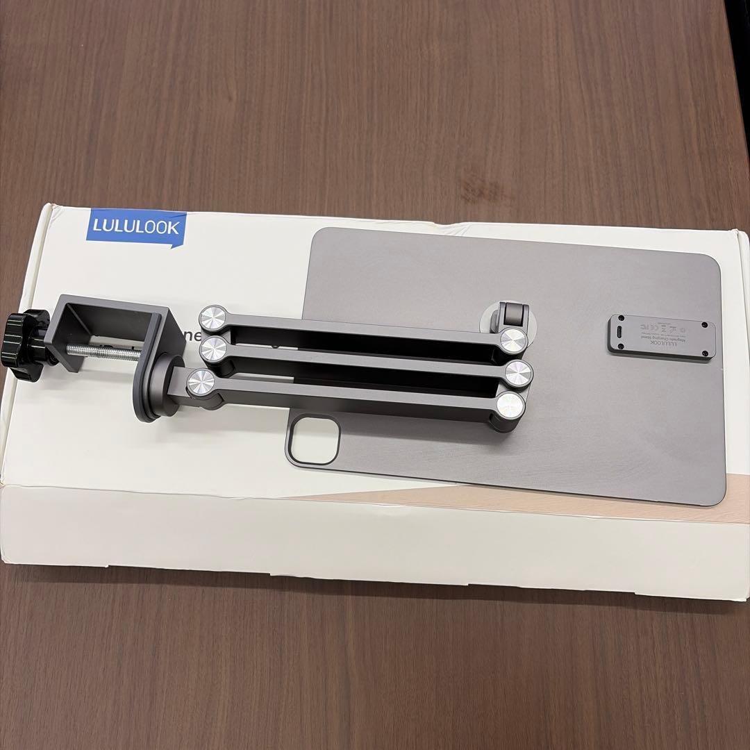 iPadアクセサリー LULULOOK Foldable Magnetic Charger Mount