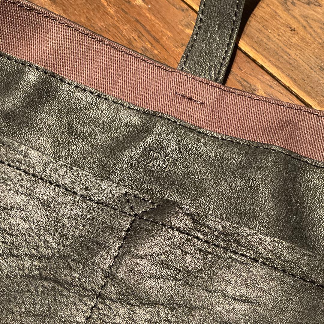 偽*ん様 T.T ニュースペーパーバッグ　レザー製