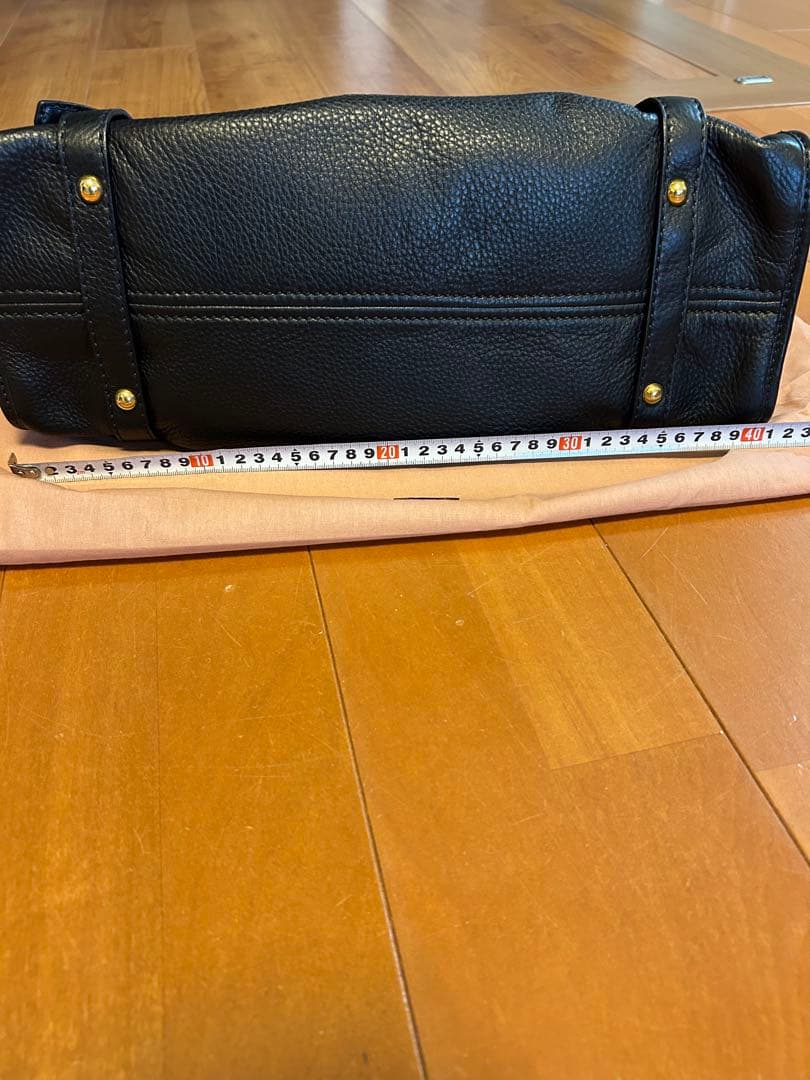 miu miu ブラックレザー ハンドバッグ