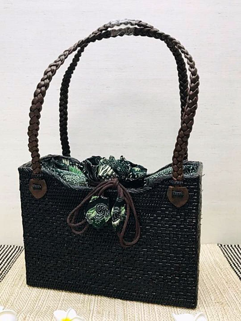 ⭐️【B40】✨在庫処分✨送料込み✨バリ島✨バティック✨アタ製カゴバック✨ブラック