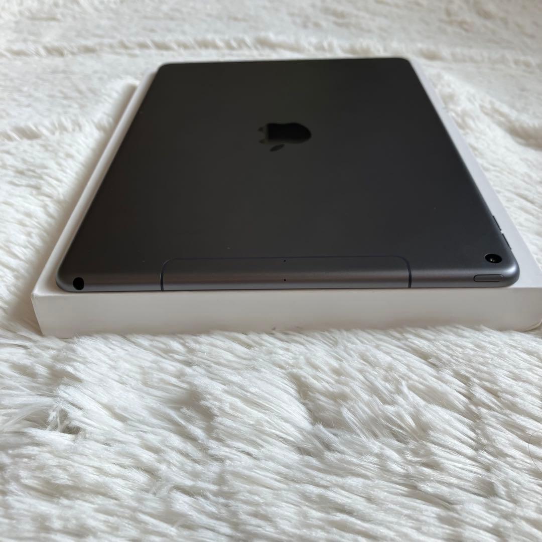 【完動品】iPad Air3 256GB SIMフリー 【すぐ発送】 【付属品】