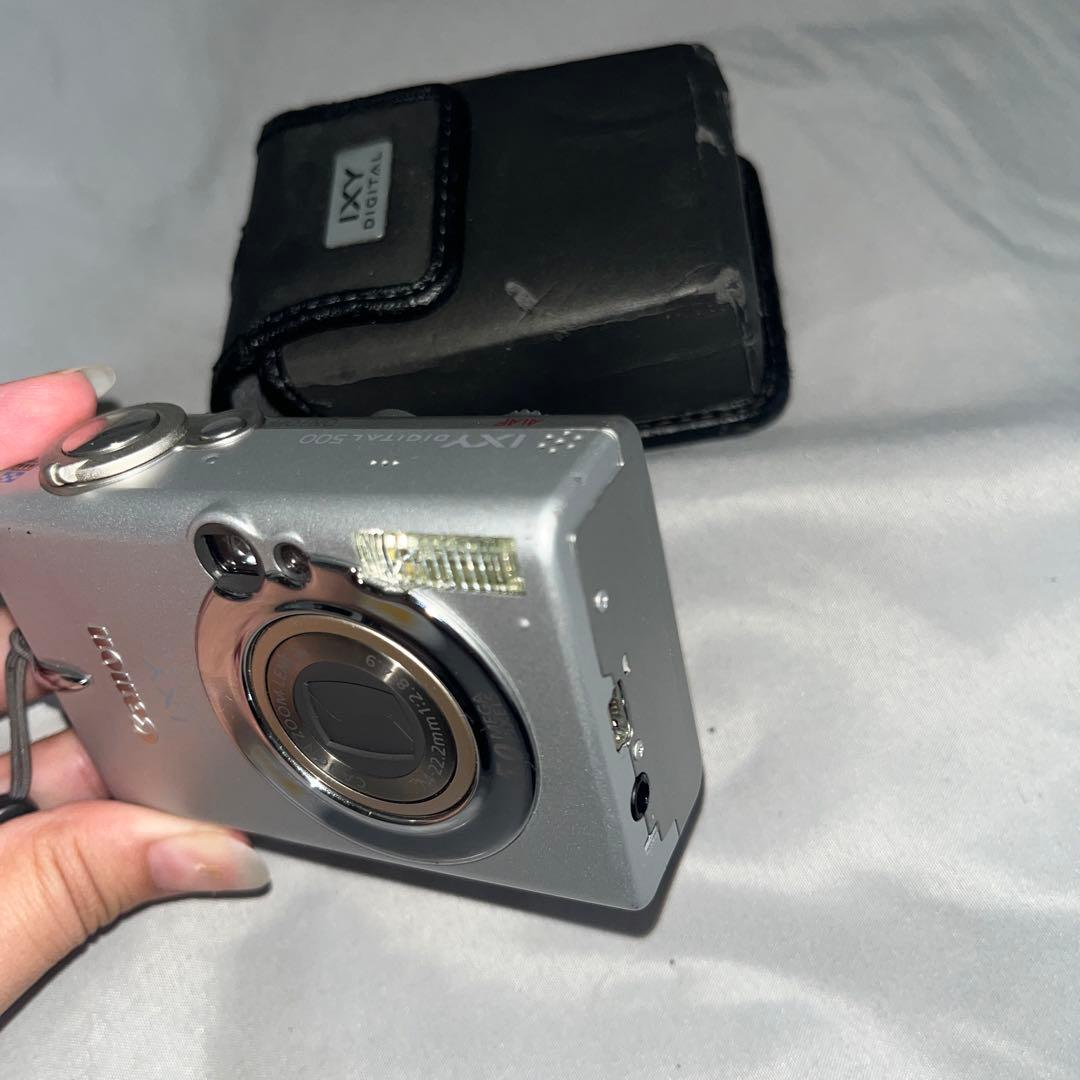 Canon IXY DIGITAL 5.0メガピクセル カメラ ケース付き
