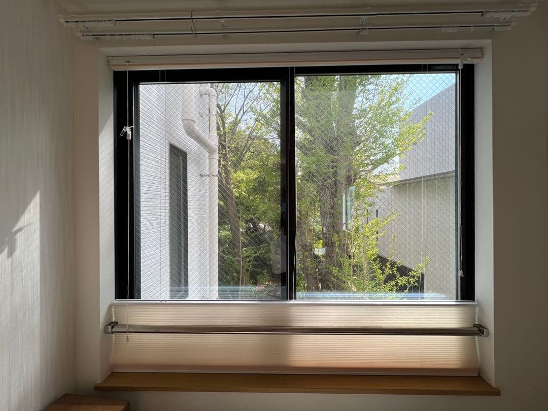 TUISS DECOR 採光トップダウンハニカムシェード