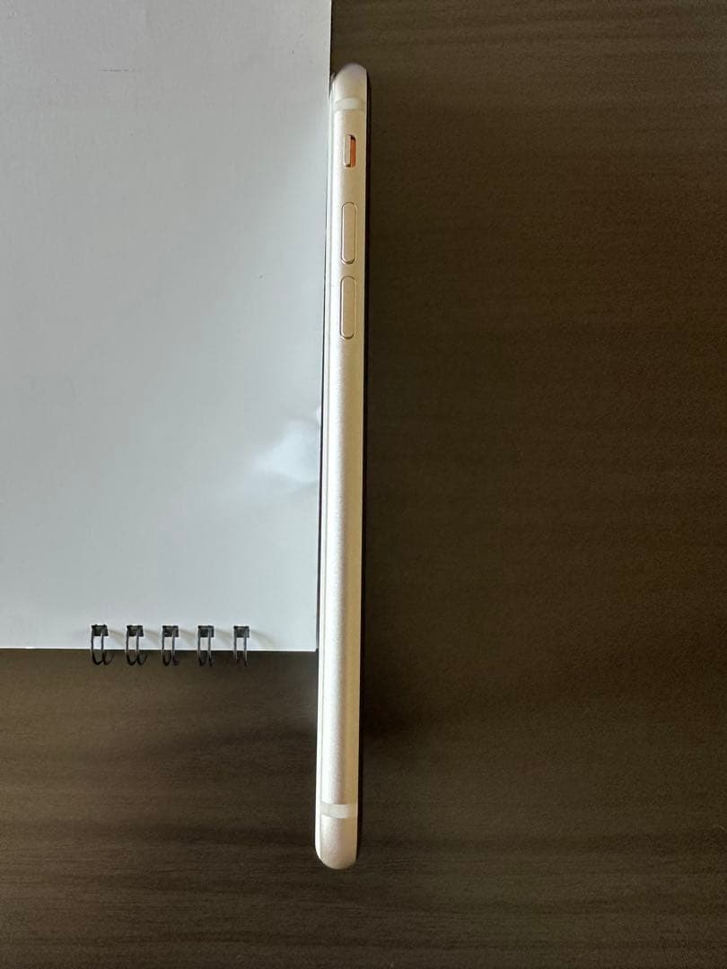 【ほぼ新品】 Apple iPhone SE (第3世代)