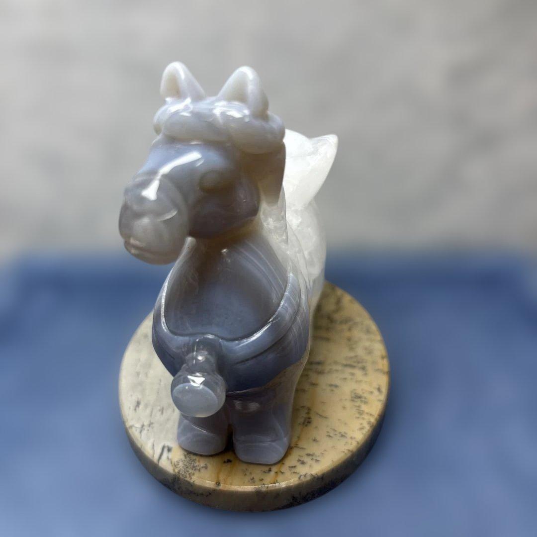 最高品質瑪瑙　馬の置き物　台付き　12-1