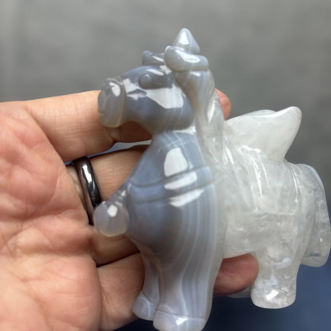 最高品質瑪瑙　馬の置き物　台付き　12-1