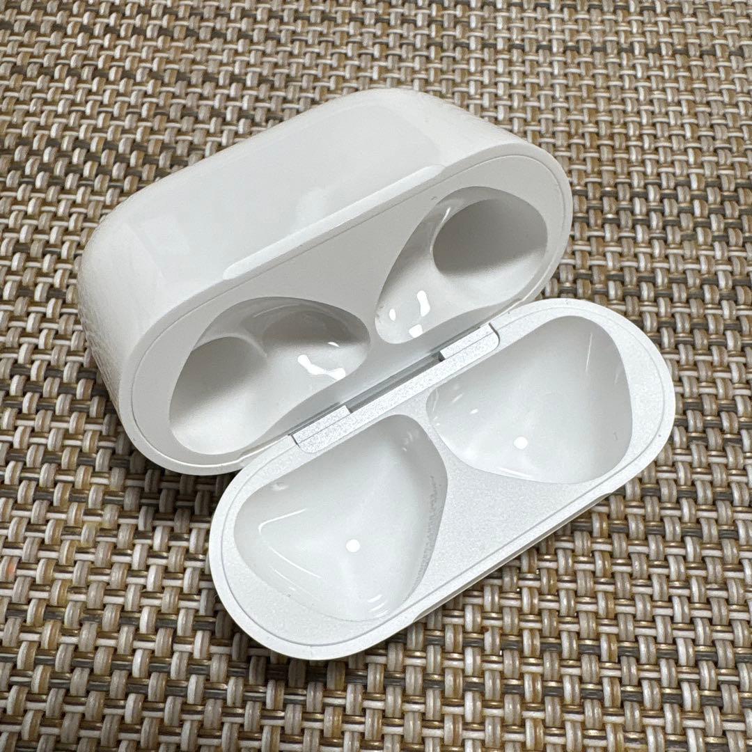 AirPods4 本体 ノイズキャンセリング搭載