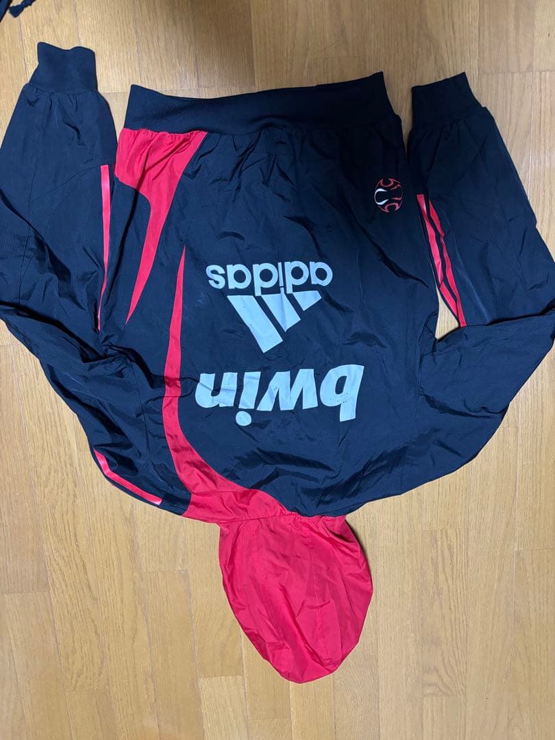 ACミラン adidas ピステ・ウィンドブレーカー 黒/赤 セットアップ