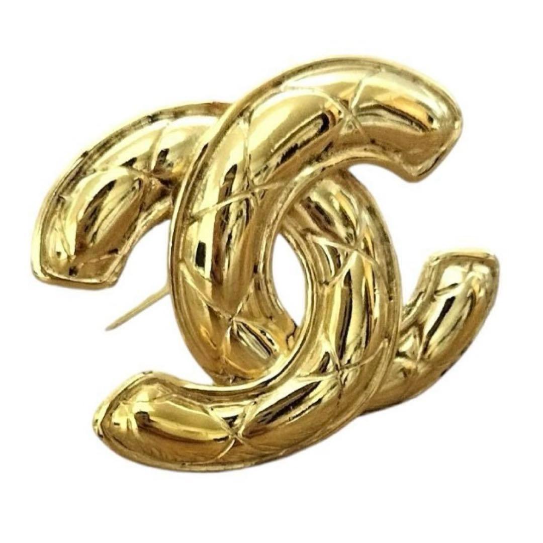 Aya❤️ シャネル ココマーク マトラッセ ブローチ 刻印1142