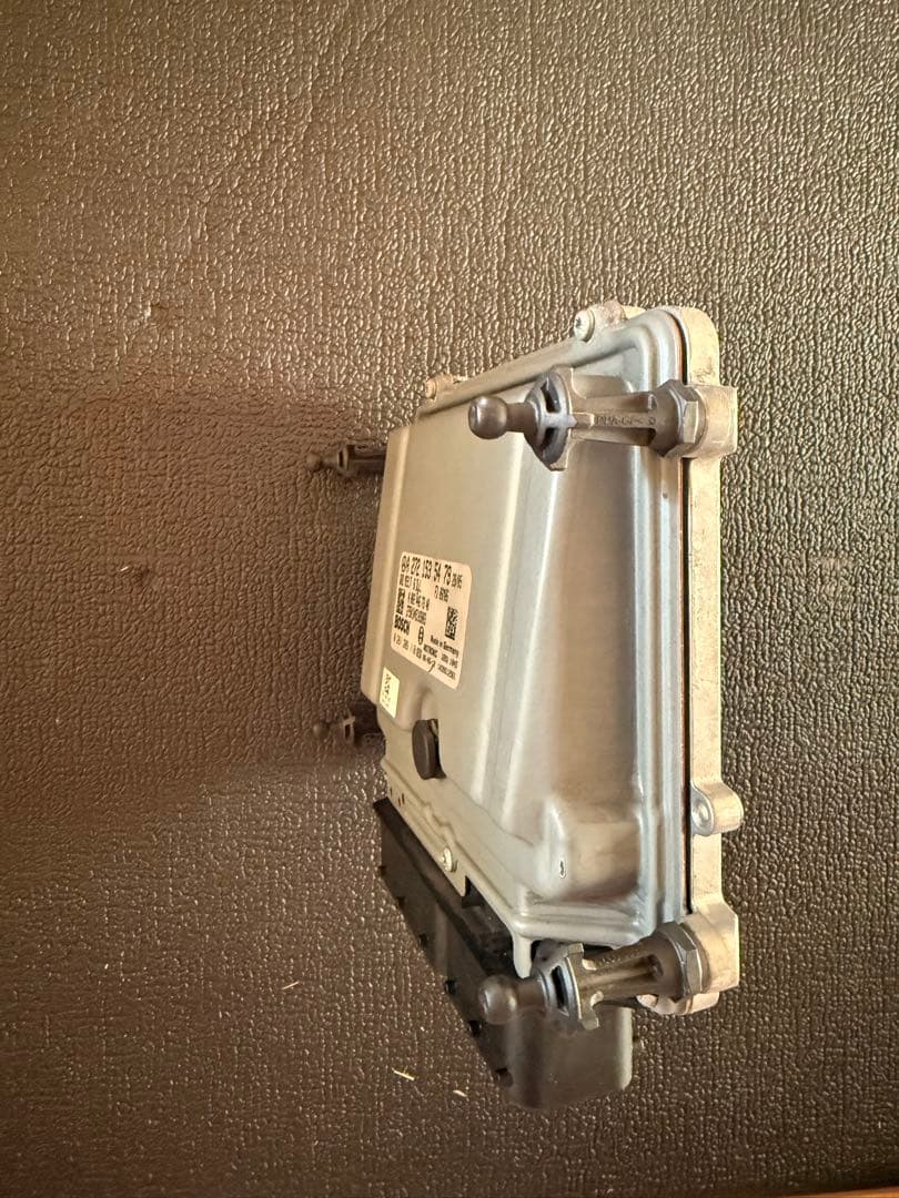 メルセデスベンツワゴン　E350 S211 エンジンコンピュータ