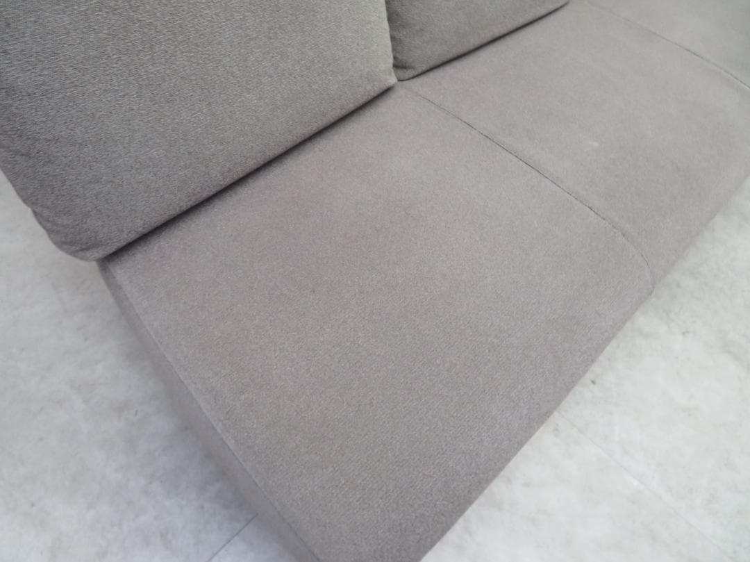 美品■カリモク■Chitano/チターノ■3人掛けソファ■オーク材■ファブリック