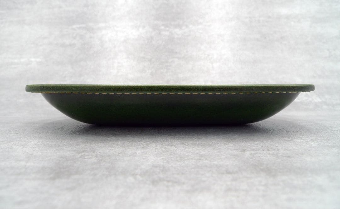 職人手作りの小物収納トレイ — 天然牛革で　ひすいのような緑