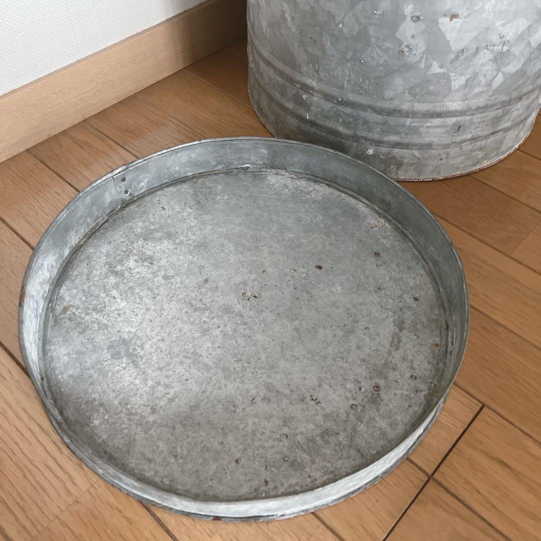 ブリキ　缶　蓋付き　持ち手付き　アンティーク　ヴィンテージ　昭和レトロ