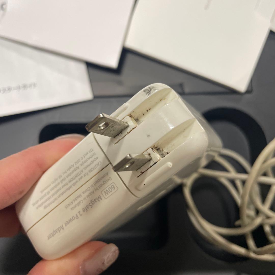 MacBook Pro 13インチ初期化済み／即使用可　箱、充電器付き