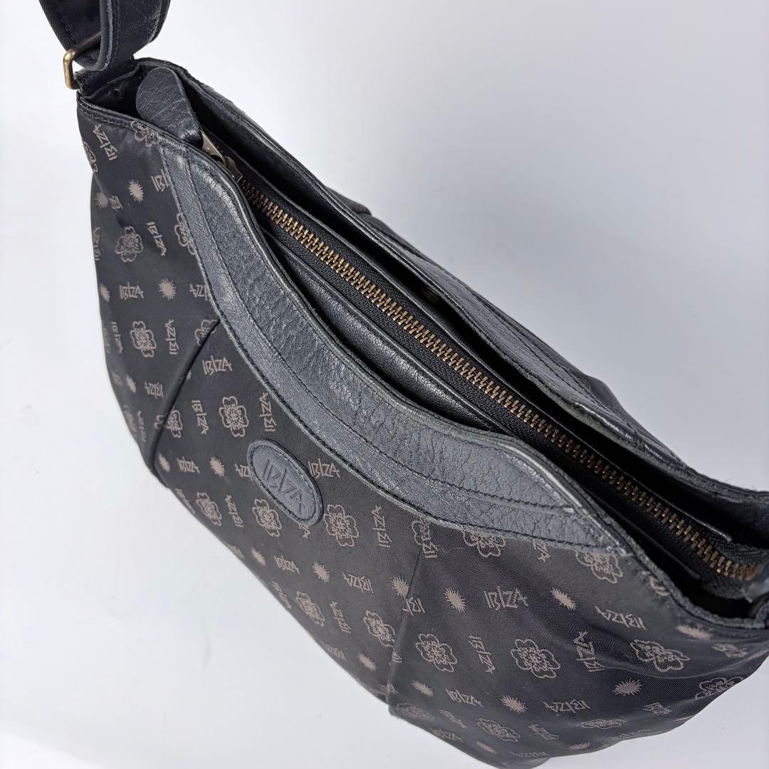 hanawarangasuki イビサロゴナイロンショルダーバックモノグラ