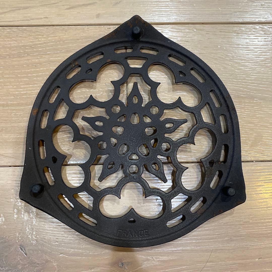 ル・クルーゼ 鍋敷き ラウンドトリベットマットブラック レア