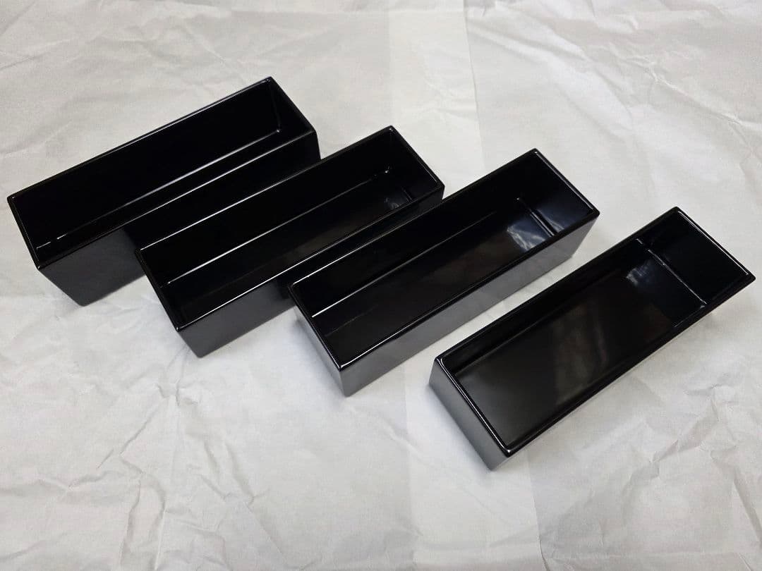 木製　漆塗　グリーン布張　折敷　2枚　木製　蓋付二段長手箱　漆　黒　2組　超得