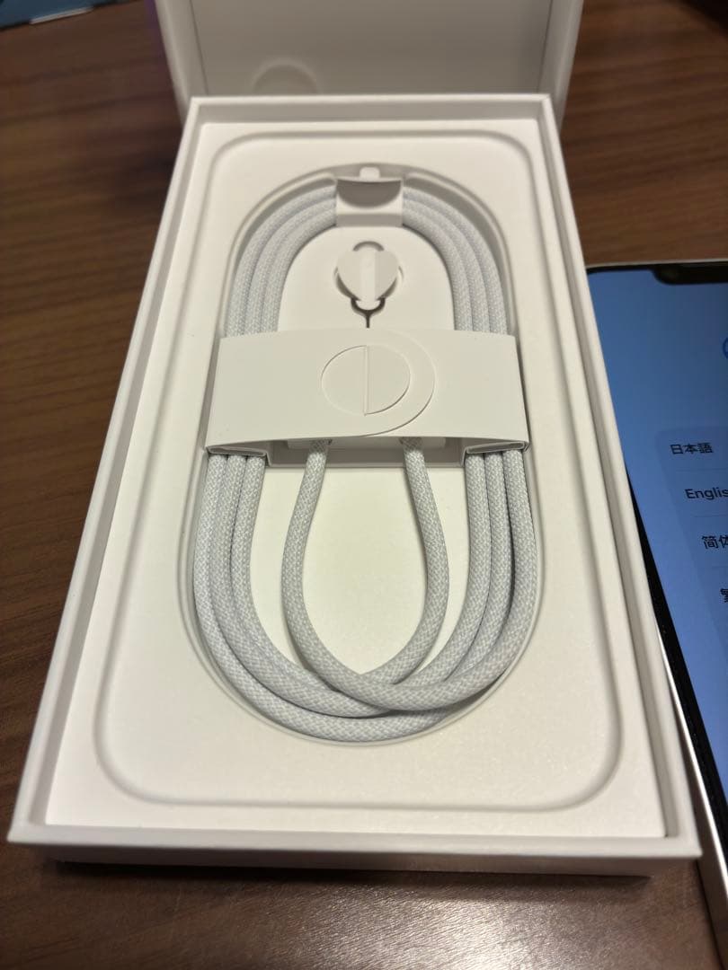 Apple iPhone16e ホワイト SIMフリー バッテリー100%