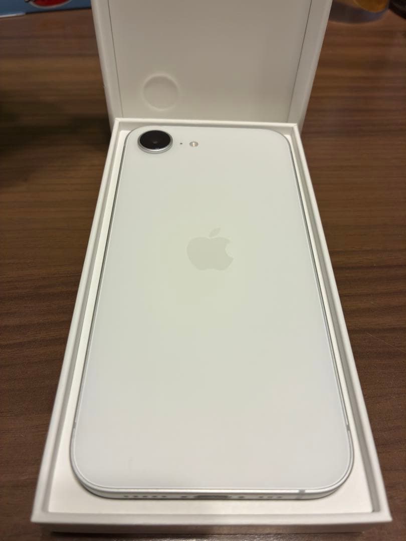 Apple iPhone16e ホワイト SIMフリー バッテリー100%