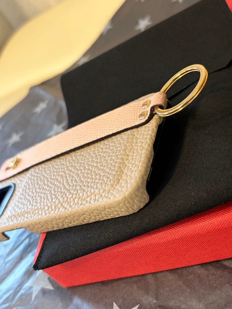 ボナベンチュラ♡iPhone15ケース♡美品♡グレージュ×シェル