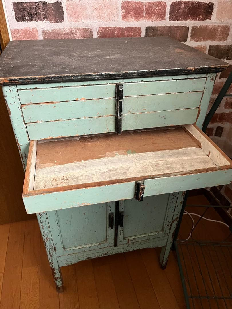 週末再お値下げ　キャビネット　医療棚　ペールグリーン　レトロ　古家具