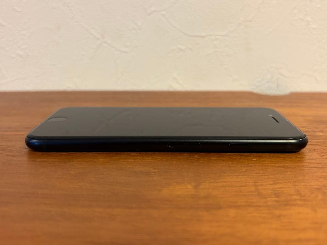 ☆美品・小傷あり☆iPhone SE 3 ⑧
