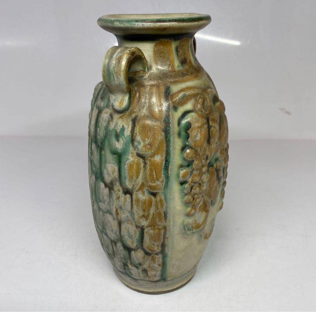時代物 宋三彩 浮彫葡萄の図耳付花入　22.5cm。y637