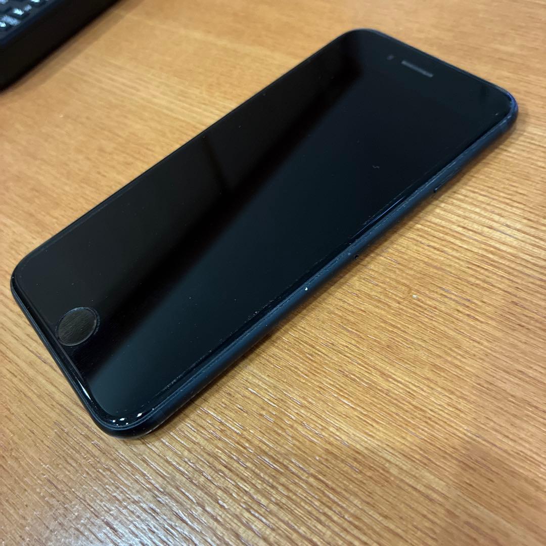 美品、傷なし、iPhone se3 64GB、SIMフリー