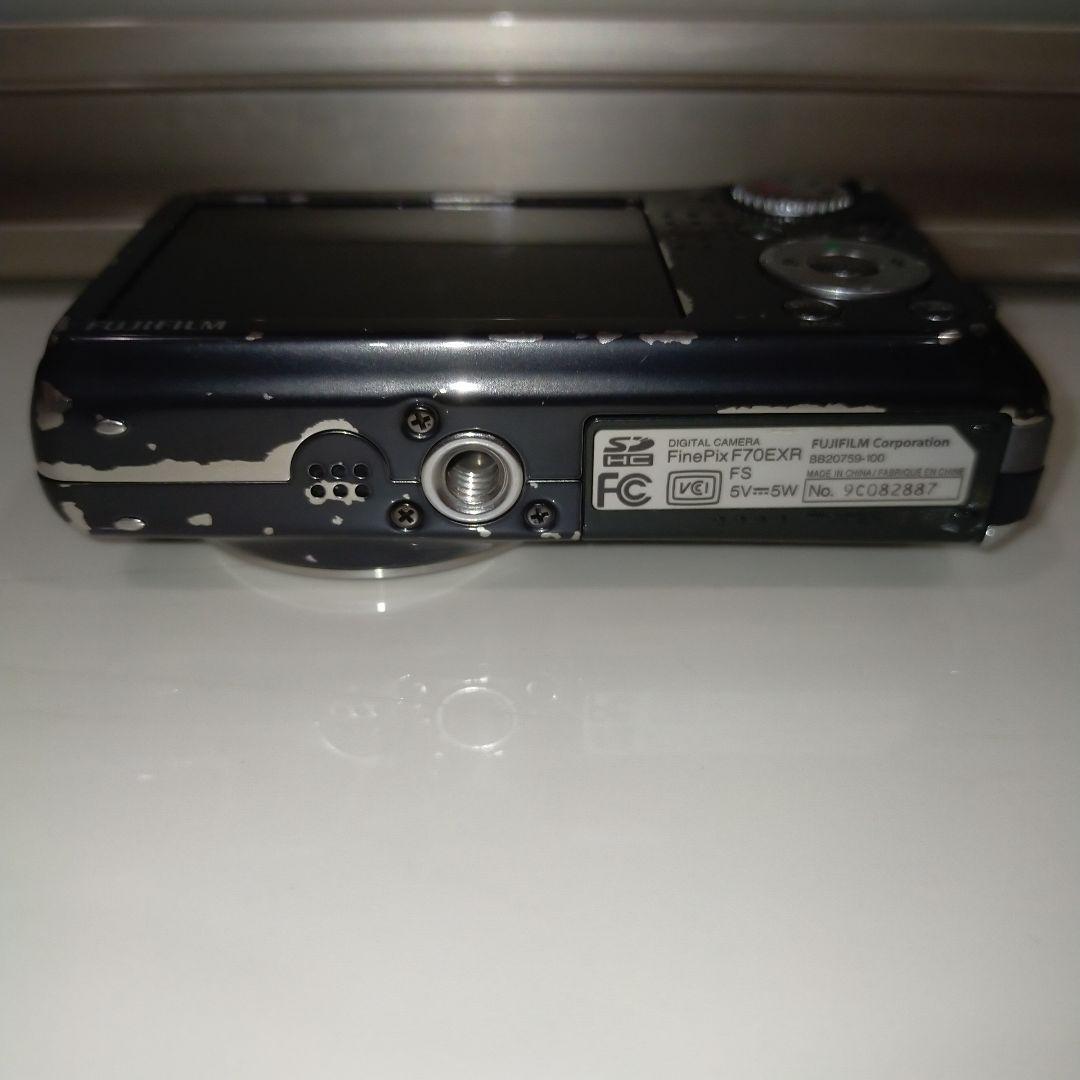 【動作品】FUJIFILM FINEPIX F70EXR ブラック 充電器付き